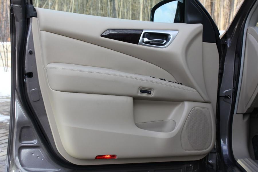  Nissan Pathfinder 2013 года  (фото 21 из 141)